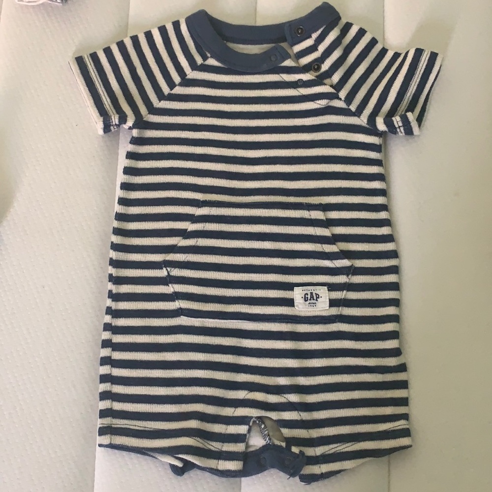 Baby Gap body suits 3-6 month.